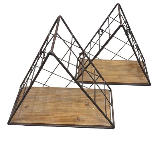 Triangle Shelves x2 - Picture 1 of 9